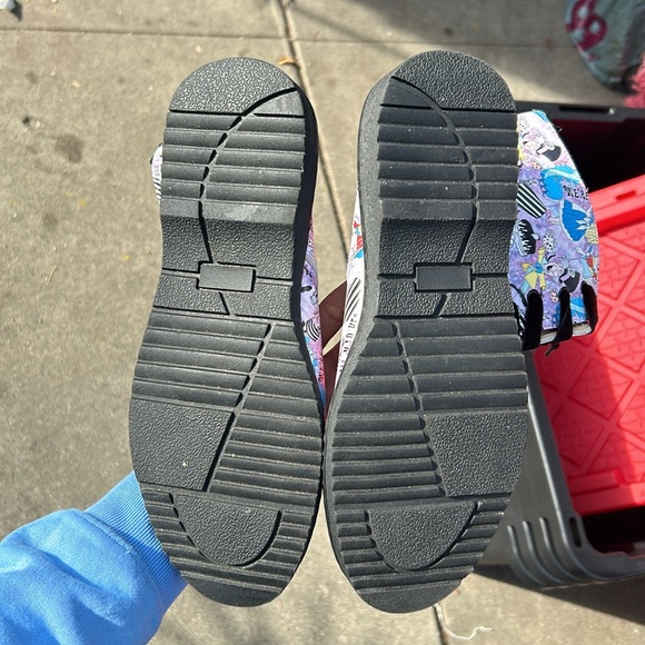 Alice in Wonderland Boots - Picture 3 of 7